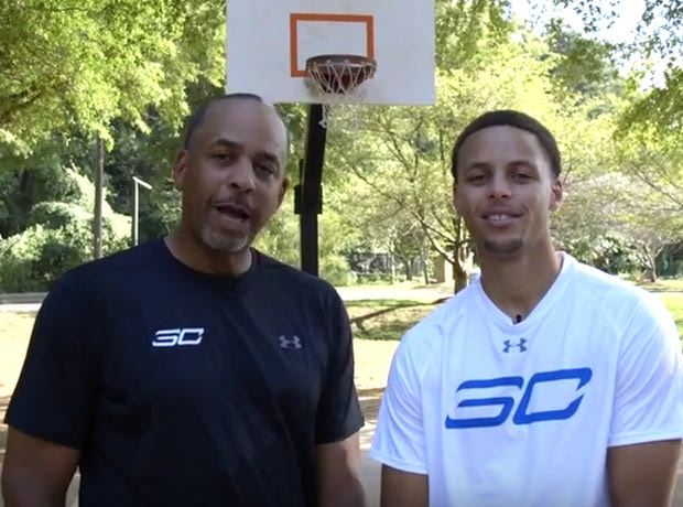 O Steph Curry μονομαχεί στα σουτ με τον πατέρα του (VIDEO)