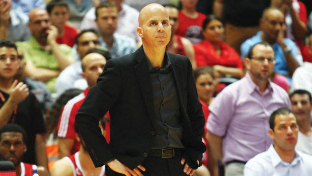 Φράνκο: “Να δούμε τις αποφάσεις των διαιτητών”