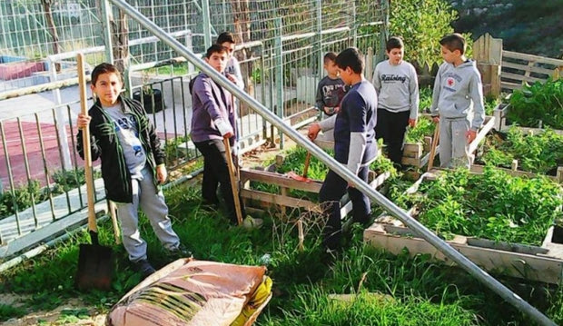“Κηπουρέματα” σε 5 Δημοτικά Σχολεία
