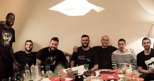 Μία παρέα με οικοδεσπότη τον Γκιστ