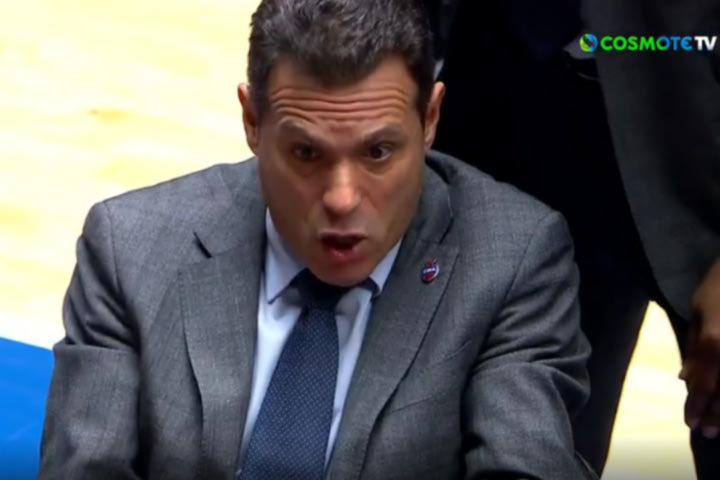 Η “έκρηξη” του Δημήτρη Ιτούδη στο τάιμ άουτ της ΤΣΣΚΑ