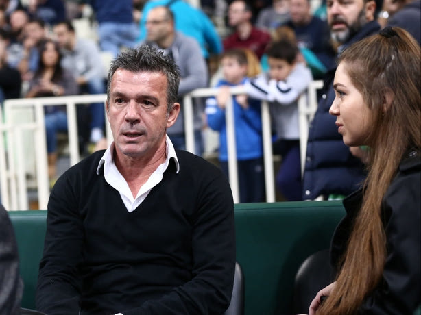 Στο κλειστό του ΟΑΚΑ οι Σαραβάκος, Βαρδινογιάννης