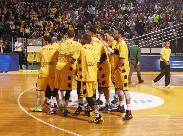 Ο Άρης… φοράει Αρμάνι στους “32”