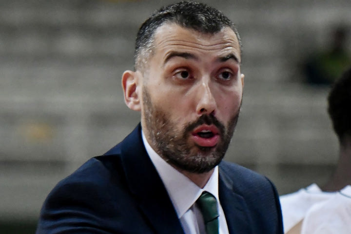 Σίμτσακ για την εικόνα του Παναθηναϊκού στη Λάρισα: “Καμία δικαιολογία, να σκύψουμε το κεφάλι”