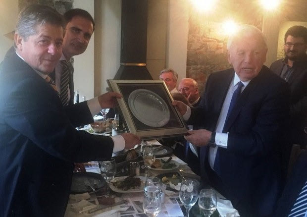 Σάλκε για Αστέρα: “Σας βγάζω το καπέλο”