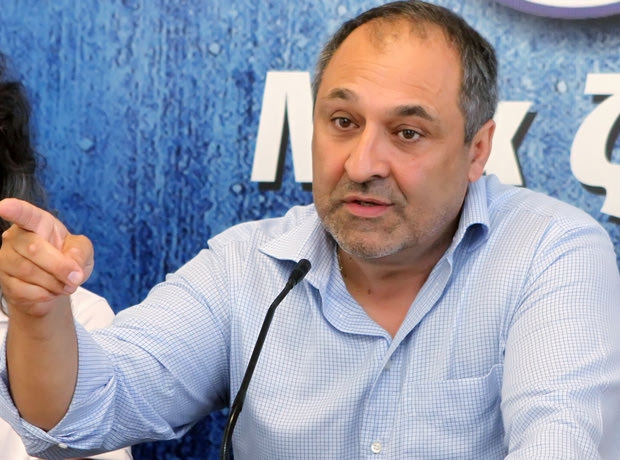 Παπαθανασάκης: “Πρέπει να τους αλλάξω μυαλά…”