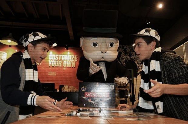 O Mr. Monopoly στους δρόμους για τον ΠΑΟΚ