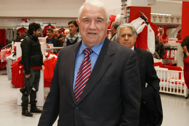 Πολυχρονίου: “Ικανοποίηση που σπάει το ρεκόρ μας o Ολυμπιακός”