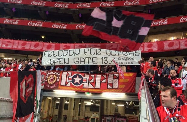 Στο πλευρό της Θύρας 13 οι οπαδοί της Μπενφίκα