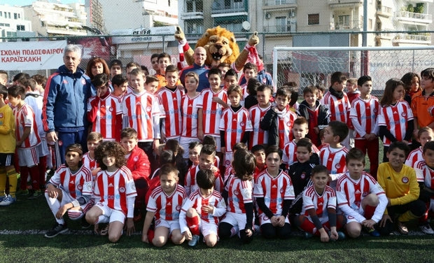 Κοπή πίτας με Καμπιάσο για τις Κεντρικές Σχολές