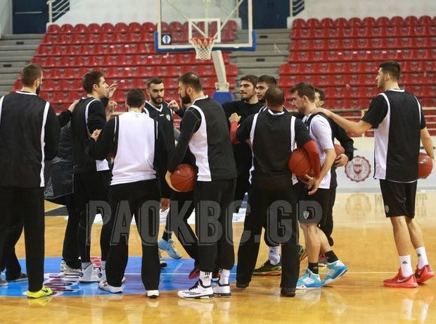 Μαρκόπουλος: “Να μην τους δώσουμε ελεύθερο γήπεδο”
