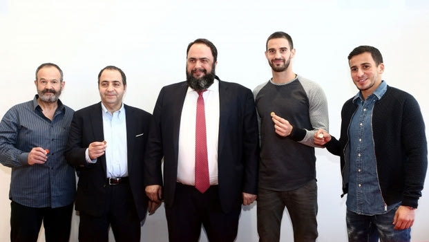 Μαρινάκης στους παίκτες: “Όλοι μαζί, και στις χαρές, και στα δύσκολα!”