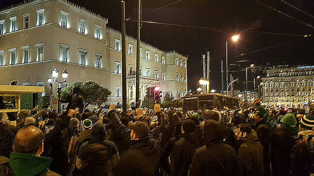 Πορεία στη Βουλή από τους οπαδούς του Παναθηναϊκού