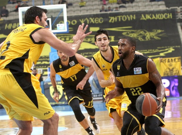 Με τρεις στο Champions League της FIBA