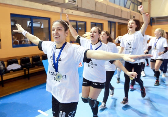 Αποθέωση για την γυναικεία ομάδα χάντμπολ ΠΑΟΚ