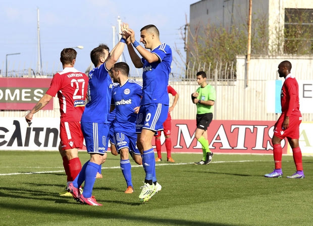 Τρίτη νίκη για την Καλλονή, 2-1 τον Πλατανιά