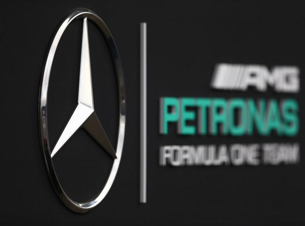 Μέσα στο κόκπιτ της νέας Mercedes!
