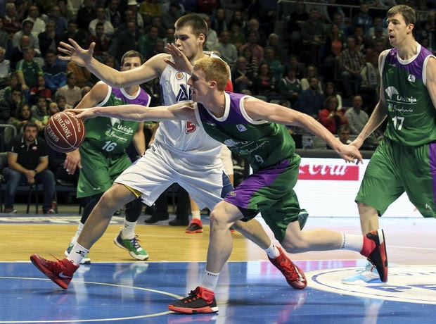 Αλμπέρτο Ντίαθ, μεταξύ Euroleague και θρανίων