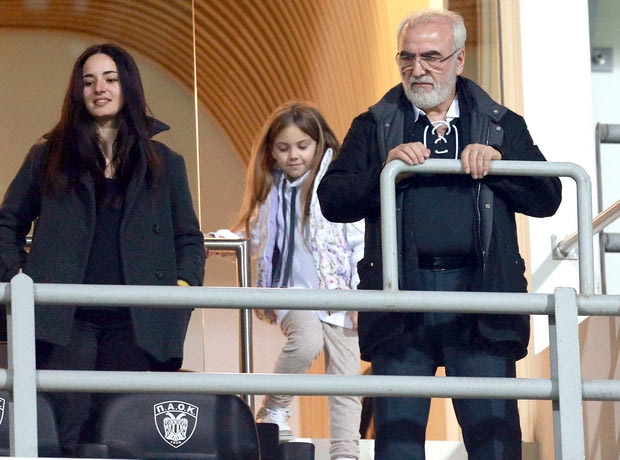 Οπαδοί σε Σαββίδη: “Εκανες πολλά, αλλά όχι ομάδα”