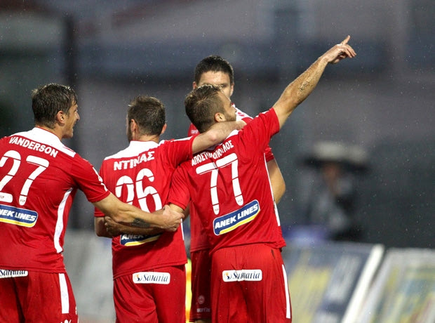 Ξέφρενο “πάρτι” για Πλατανιά, 3-0 τον Λεβαδειακό