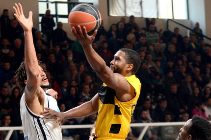 Ακάθεκτος ο Άρης και στην Πάτρα