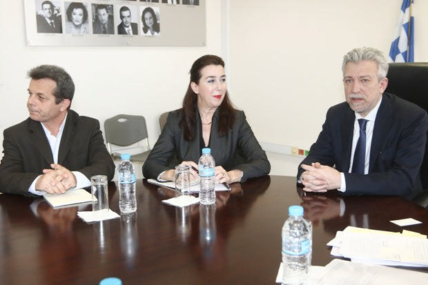Κι εσείς καταπιέζετε τους μαύρους…