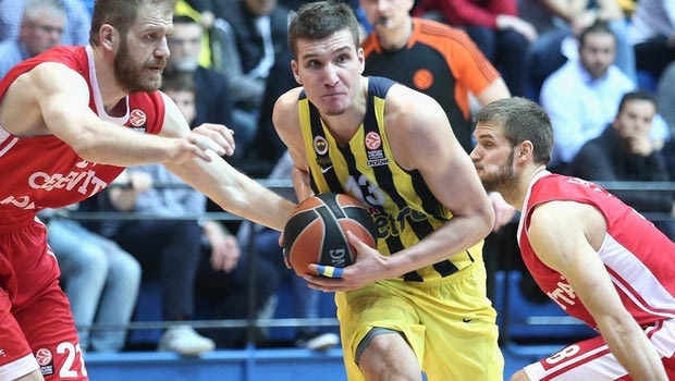 Η Τσεντεβίτα “διέλυσε” την Φενέρμπαχτσε