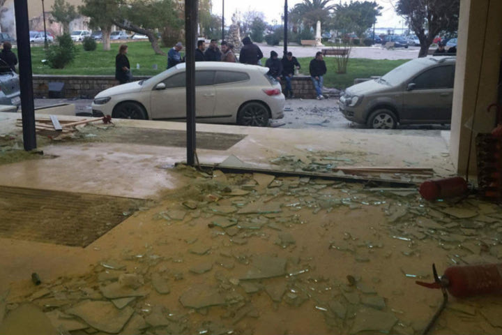 “Κλείνω τα μάτια και βλέπω τους λοστούς στο κεφάλι μας”