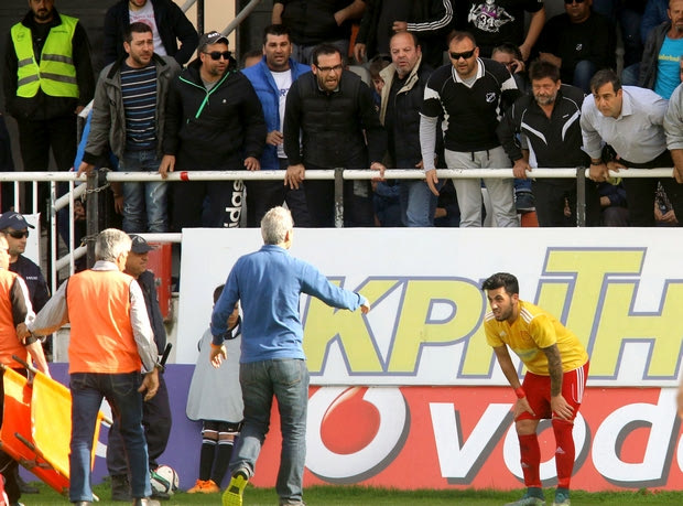 “Τρώγαμε ξύλο στη φυσούνα από αγνώστους”
