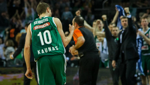 Buzzer-beater α λα… Κάρι ο Σεϊμπούτις!
