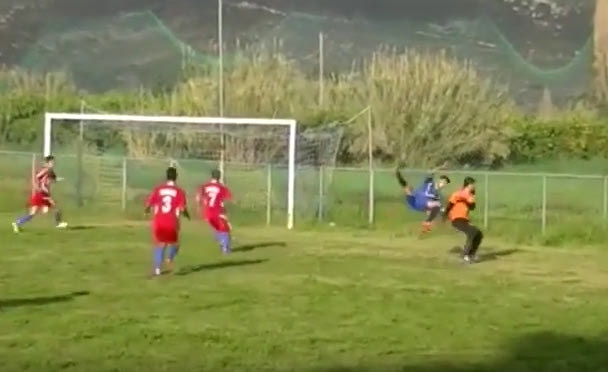 Αντί για όσκαρ βουτιάς, του έδωσε πέναλτι!
