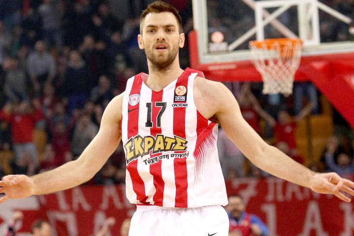 Μάντζαρης: “Να νικά ο Ολυμπιακός και ας είμαι ο χειρότερος”