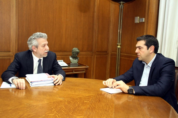 Τσίπρας: “Μην κάνει βήμα πίσω ο Κοντονής”