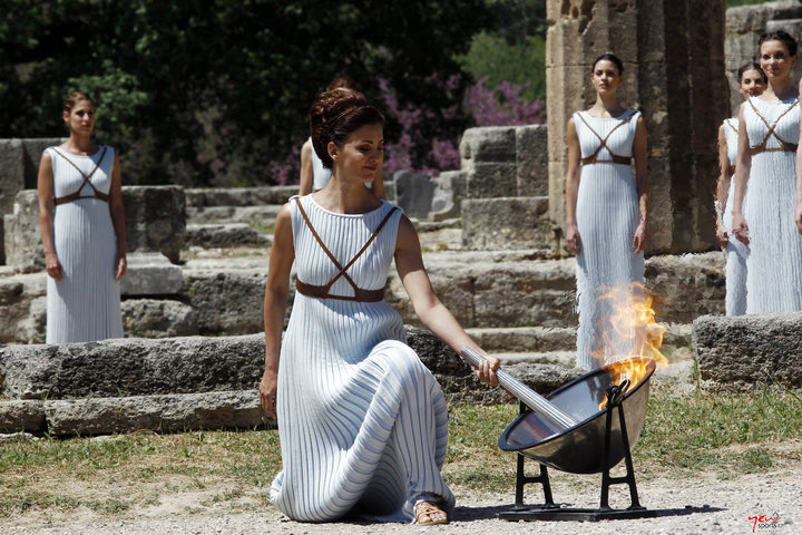 Άναψε η Oλυμπιακή Φλόγα για το Ρίο