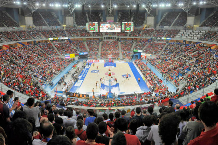Ο Μπουέσα πίσω από την Arena