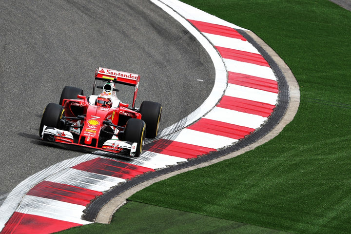 O Raikkonen οδηγεί το 1-2 της Ferrari!
