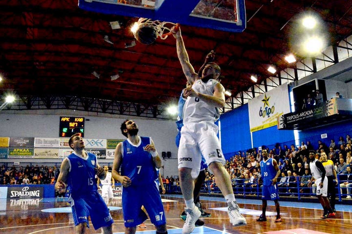 Ο Αρκαδικός έστειλε την Καβάλα στην Α2
