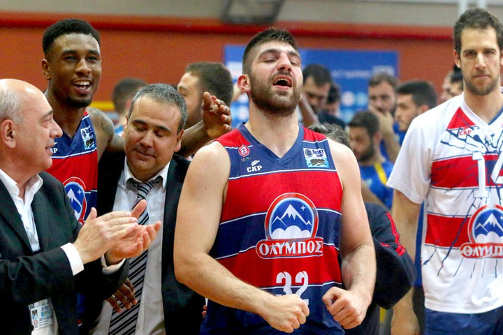 Χαμόγελα και γλυκά στα Τρίκαλα