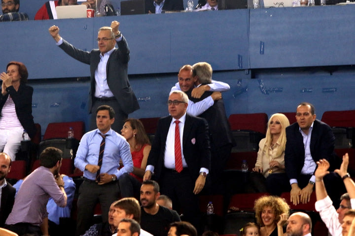 Η αγκαλιά των Αγγελόπουλων για το 2-1