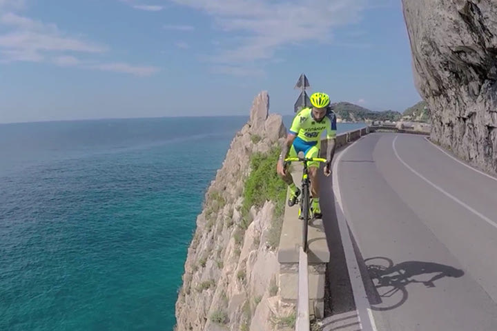 Κάνοντας ποδήλατο παντού!