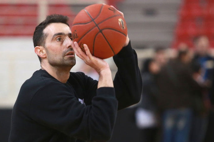 Η Κουμπάν και ο “Ναβάρο” Χαραλαμπίδης
