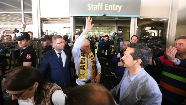 Υποδοχή ηρώων στη Φενέρμπαχτσε (pic)