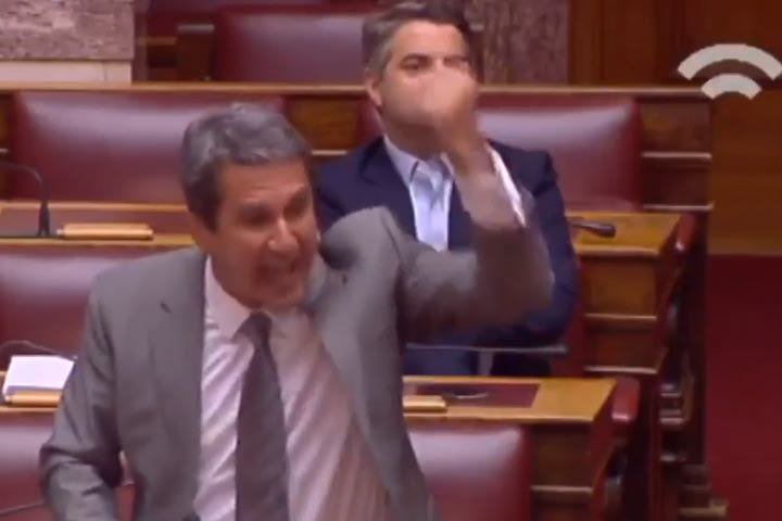 Γήπεδο η Βουλή: “Άντε γεια” από Λοβέρδο!