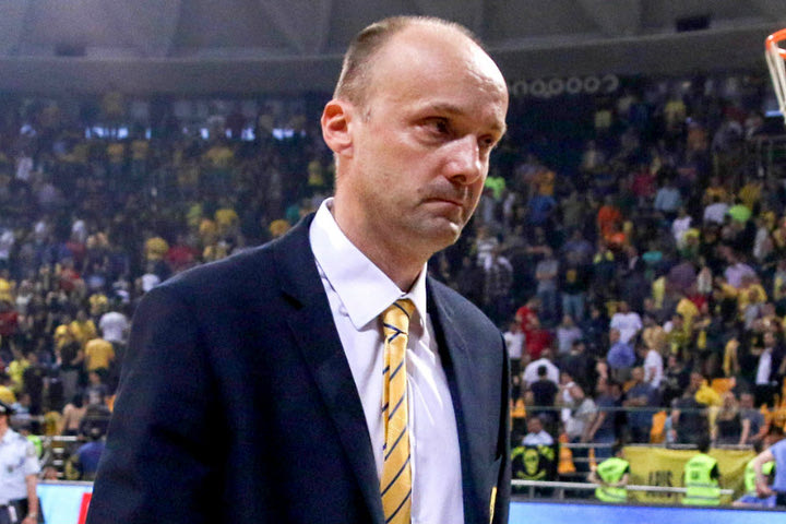 Ζντοβτς: “Μπορεί και 3 μήνες εκτός ο Μαυροκεφαλίδης!”