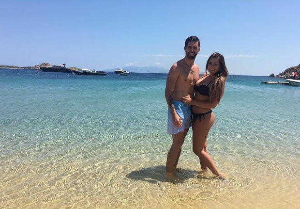 Οι “καυτές” διακοπές του ζεύγους Μπαρόχα στη Μύκονο