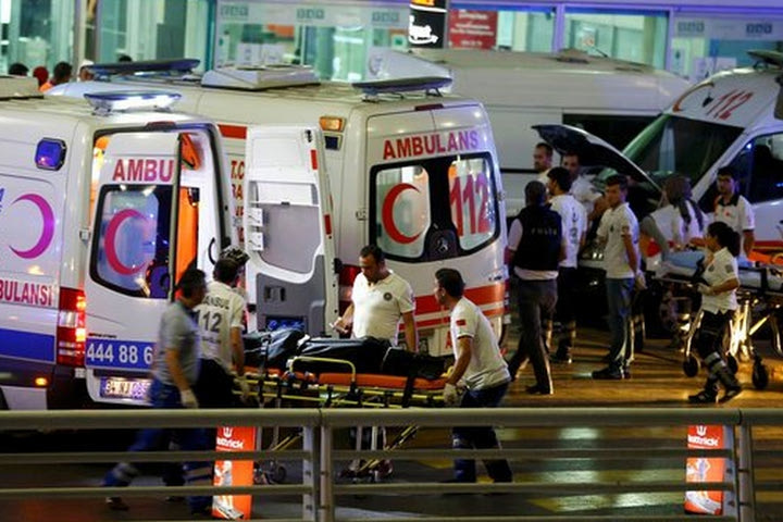 Τρεις οι βομβιστές αυτοκτονίας, στους 36 οι νεκροί
