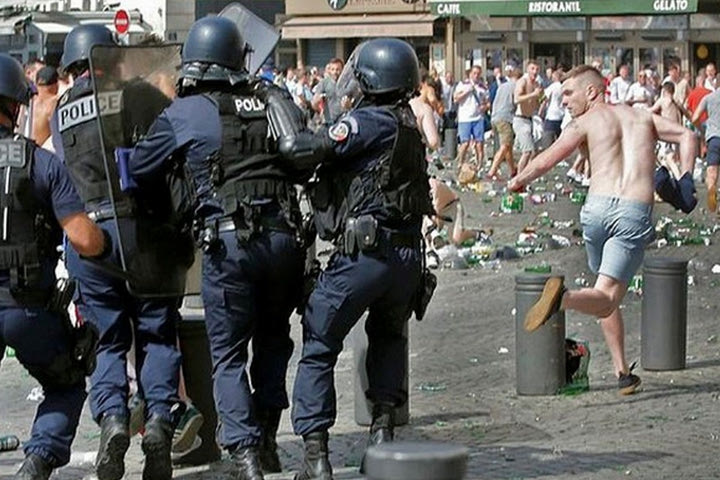 Επεισόδια έξω από το “Parc des Princes”