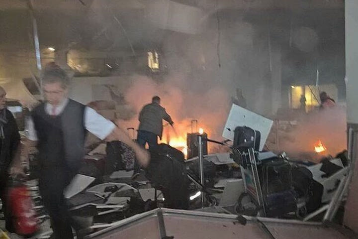 Εκρήξεις με αρκετούς νεκρούς στο αεροδρόμιο της Κωνσταντινούπολης
