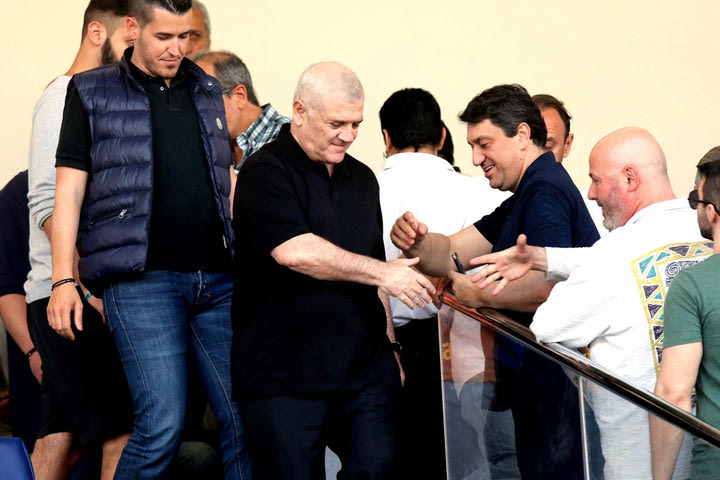 Με Μελισσανίδη ο αγιασμός: “Μιλήστε με την δουλειά σας”