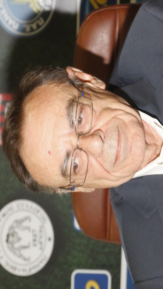 Σφακιανάκης: “Να απομακρύνω όλα τα σκοτάδια”